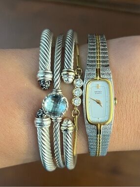 Seiko Quartz Gold Silver Two-Tone Bracelet Watch Vintage Slim Rectangular Japan